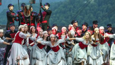 Фото - Байкеры, цыгане и тореадоры — как прошла премьера новой оперы «Кармен» в Роза-Хутор